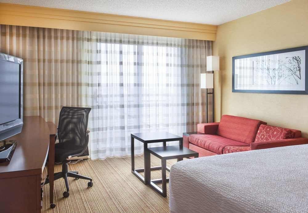 Courtyard By Marriott Denver Airport Exterior photo