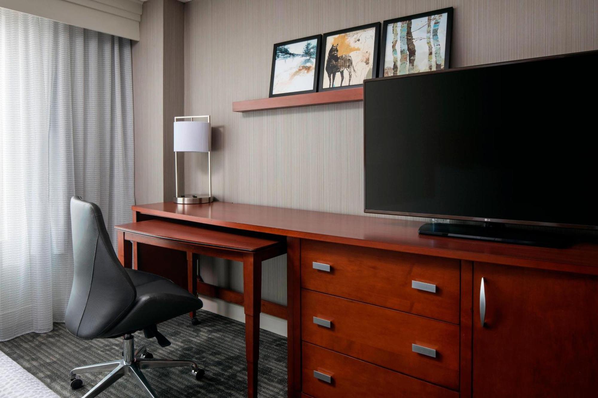 Courtyard By Marriott Denver Airport Exterior photo