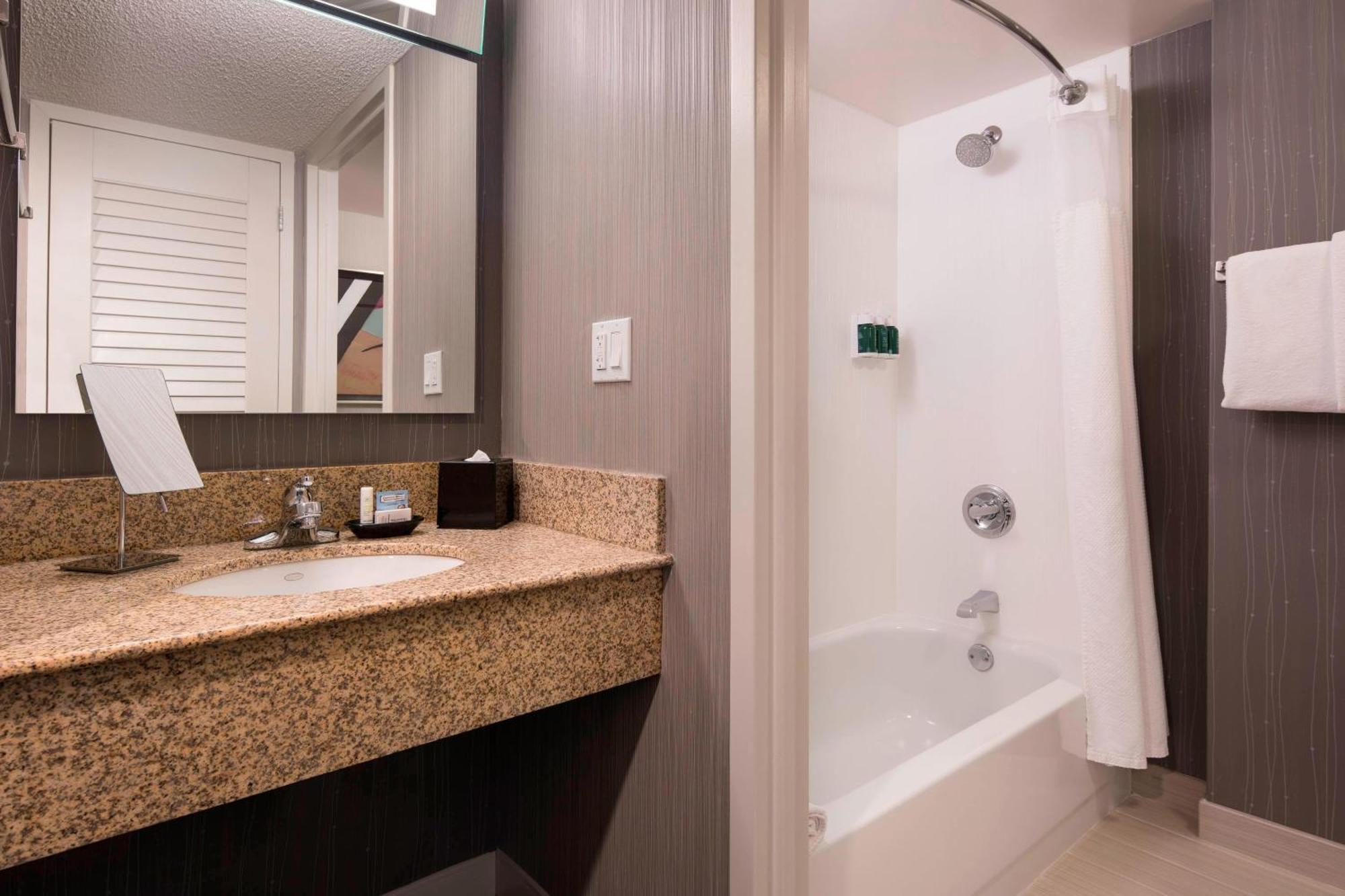 Courtyard By Marriott Denver Airport Exterior photo
