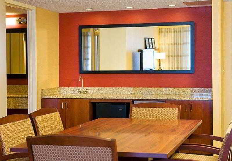 Courtyard By Marriott Denver Airport Exterior photo