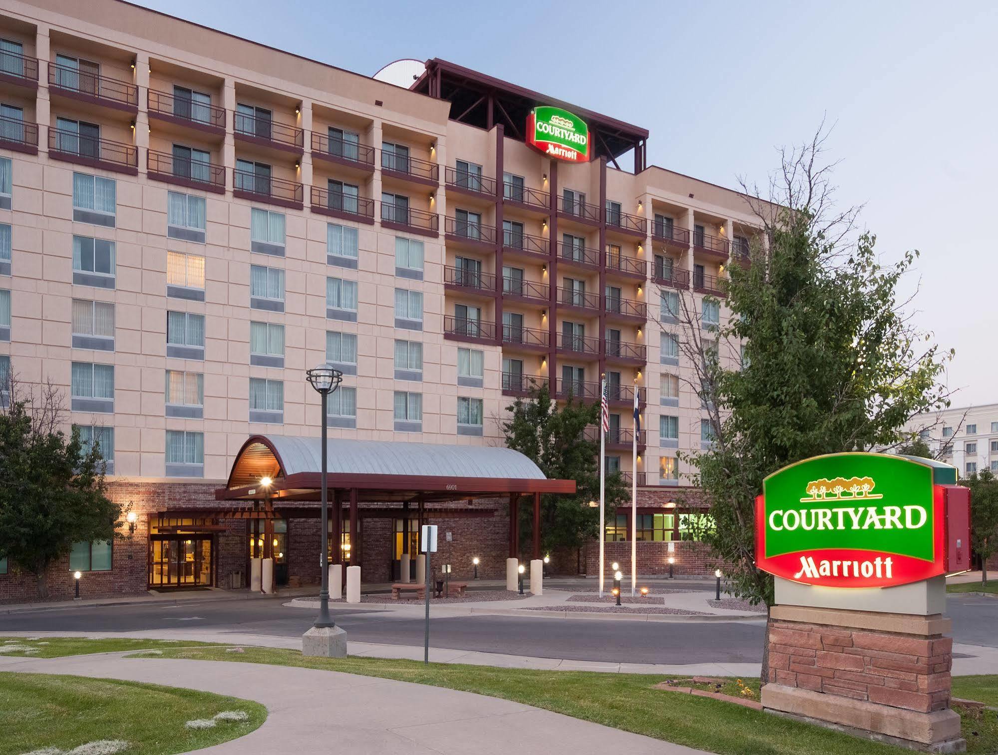 Courtyard By Marriott Denver Airport Exterior photo
